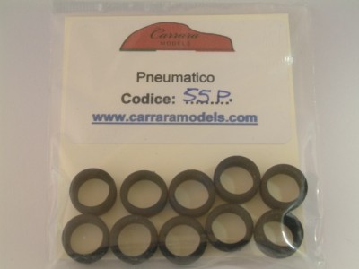 CM-P55P n° 10 Pneumatico in gomma battistrada puntinato pirelli misure DE 12,5 x DI 9 x L 5,4 - scala 1:43